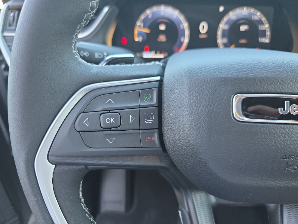 2025 Jeep Grand Cherokee Altitude X photo 14