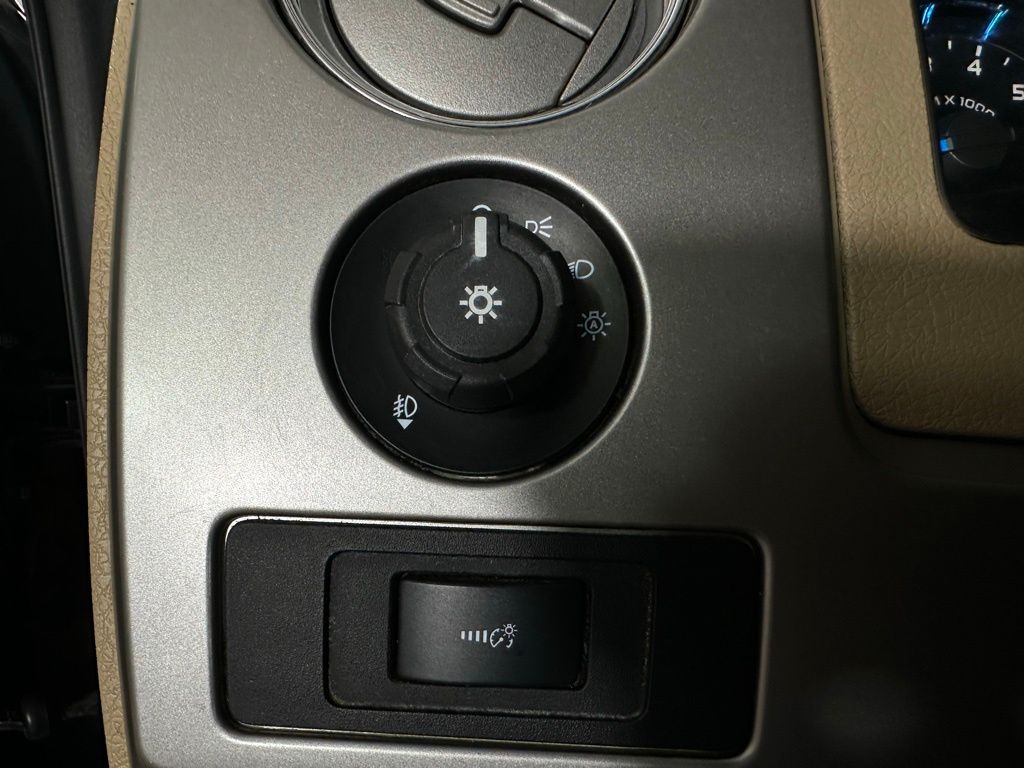 2013 Ford F-150 Lariat photo 17