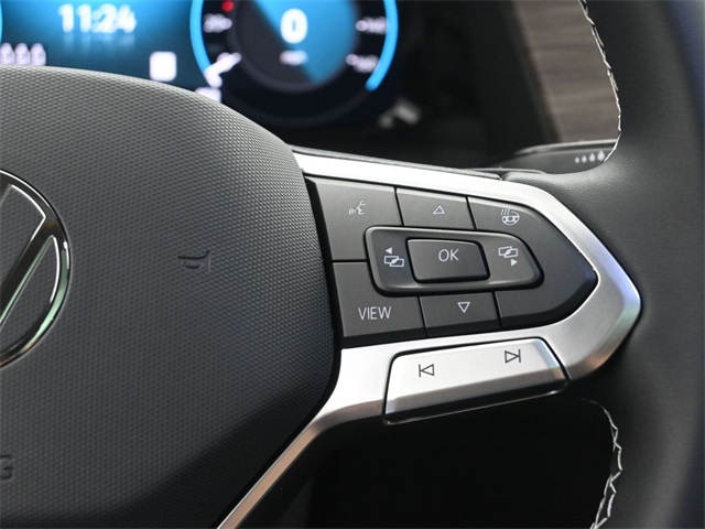 2025 Volkswagen Atlas SEL photo 2