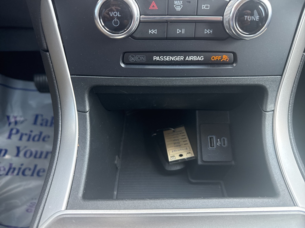 2024 Ford Edge SEL photo 8