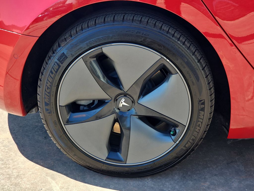 2018 Tesla Model 3 Long Range photo 30