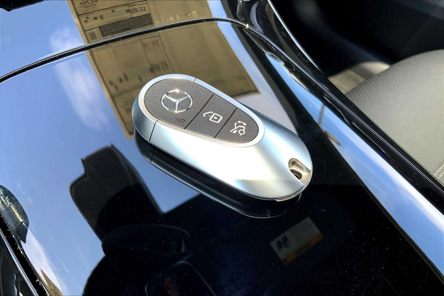 2025 Mercedes Benz GLC 300 4MATIC photo 18