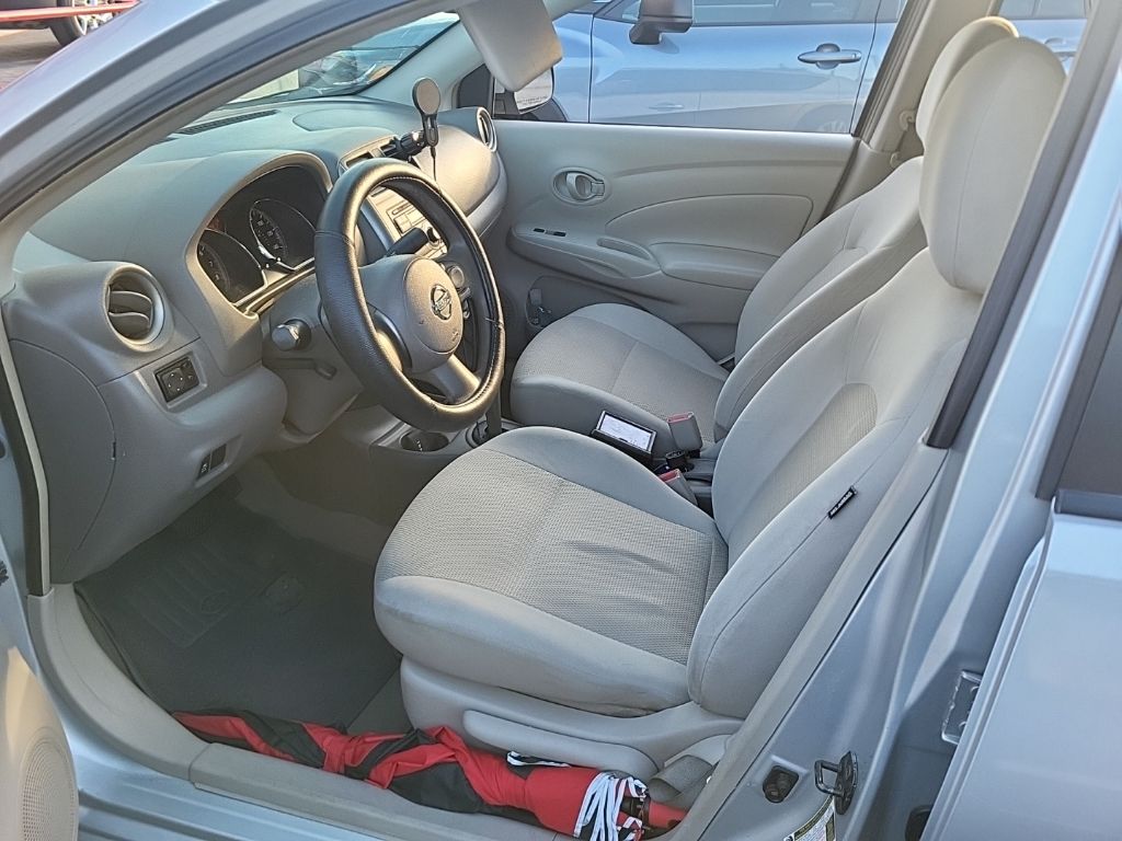 2012 Nissan Versa SV photo 2