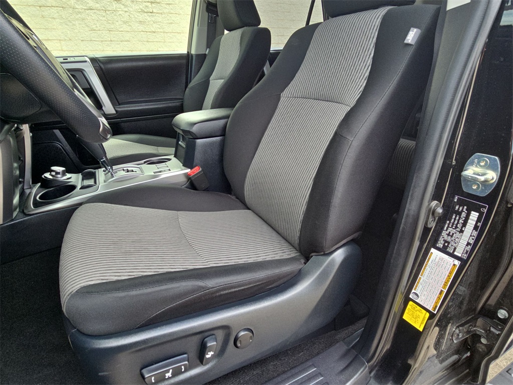 2024 Toyota 4Runner SR5 4WD photo 17