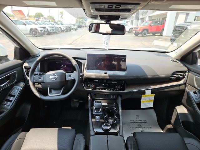 2025 Nissan Rogue Platinum photo 18