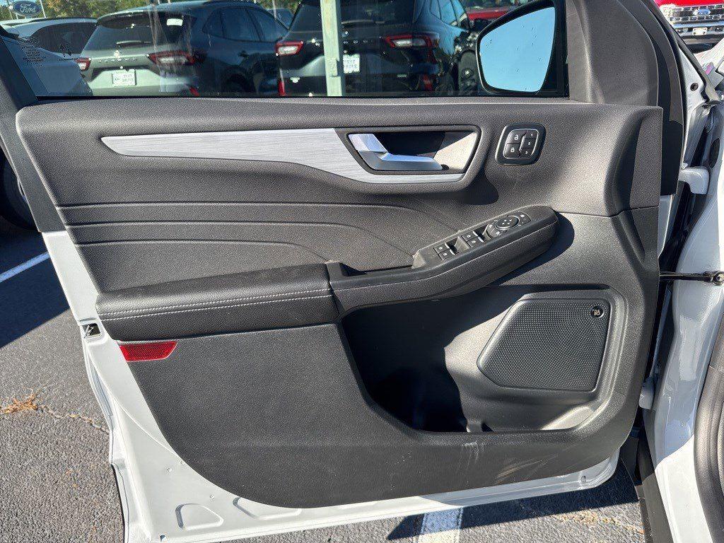 2025 Ford Escape Plug-In Hybrid photo 14