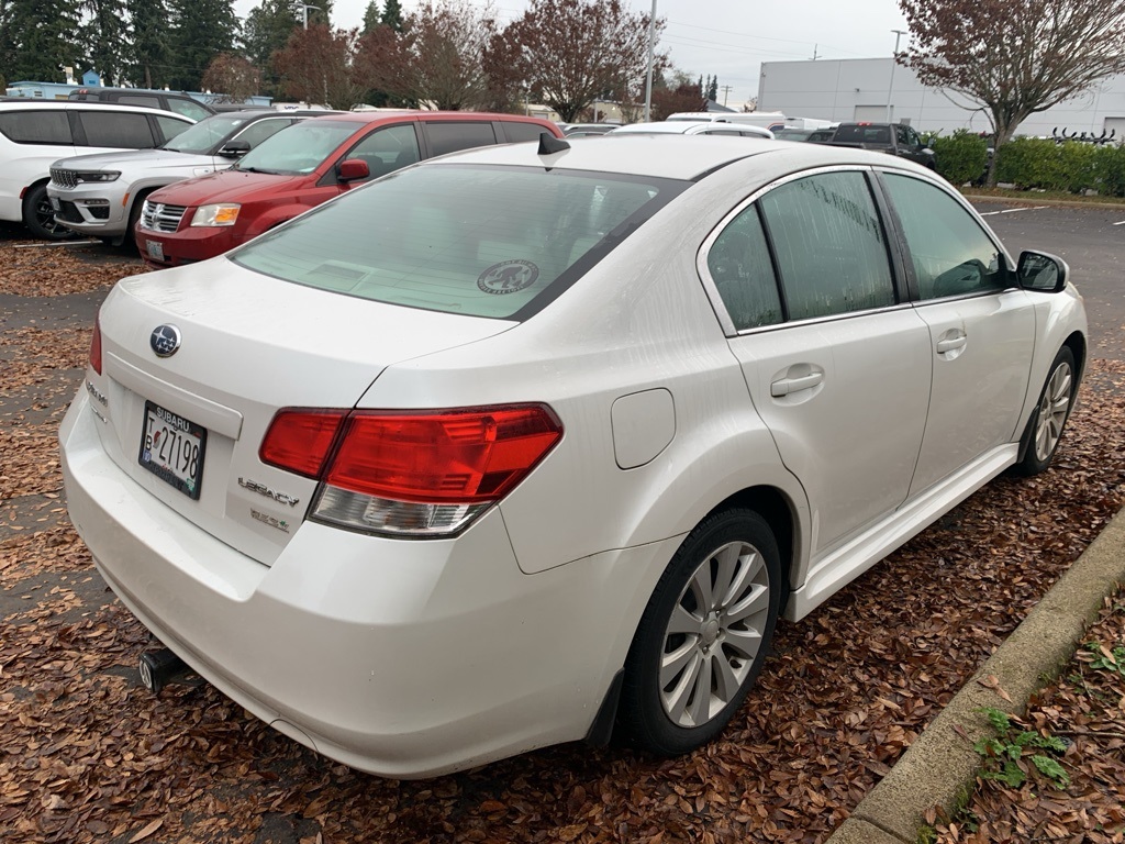 2011 Subaru Legacy 2.5i Limited photo 3