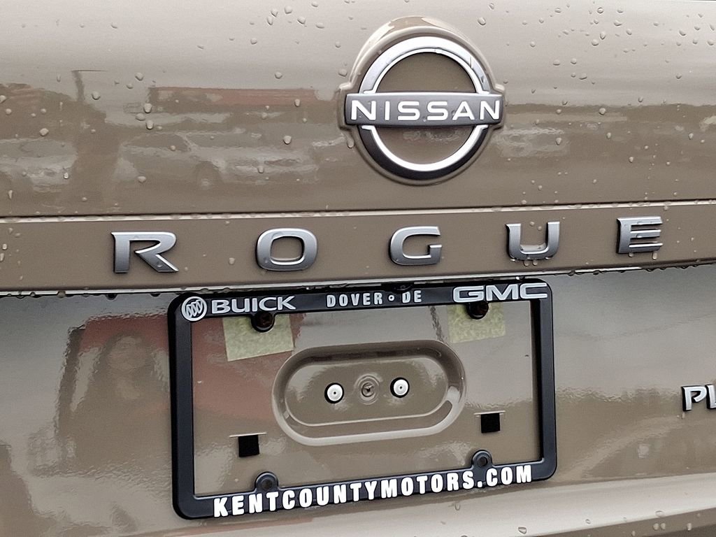 2024 Nissan Rogue Platinum photo 28