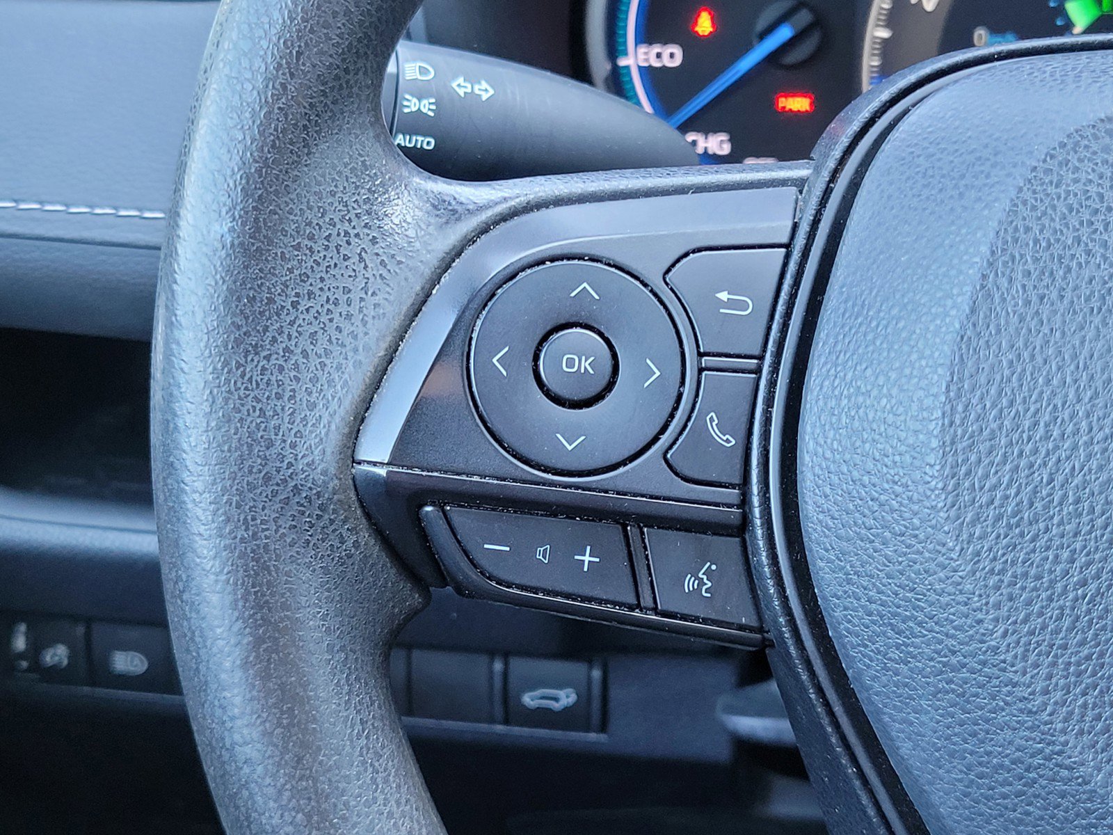 2023 Toyota RAV4 Hybrid XLE photo 21