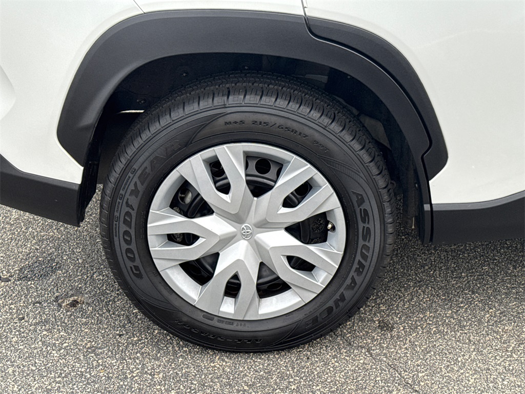 2022 Toyota Corolla Cross L photo 15