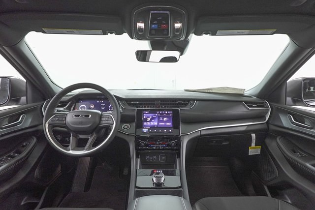 2025 Jeep Grand Cherokee Laredo X photo 8