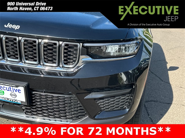 2025 Jeep Grand Cherokee Laredo photo 3