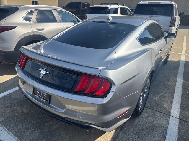 2020 Ford Mustang EcoBoost Premium photo 3