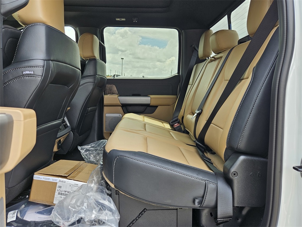 2025 Ford F-250 Lariat photo 26
