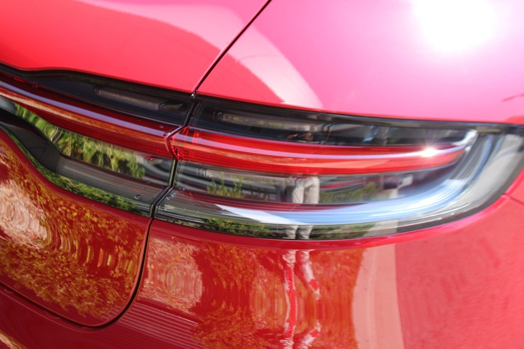 2024 Porsche Macan Base photo 12