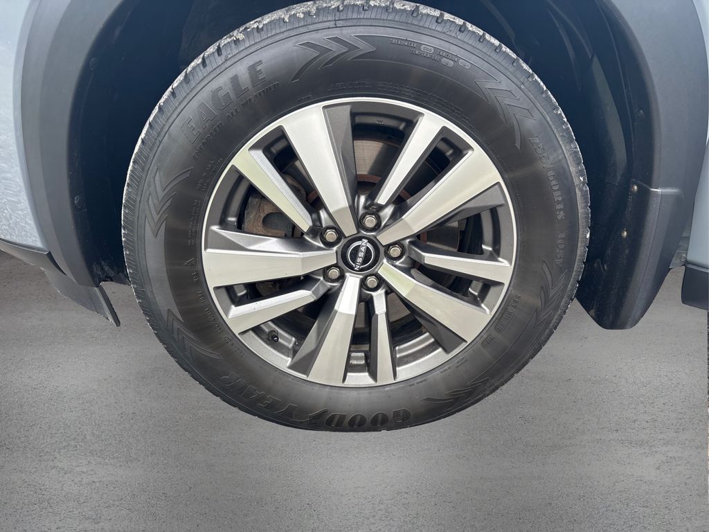2022 Nissan Pathfinder SL photo 13