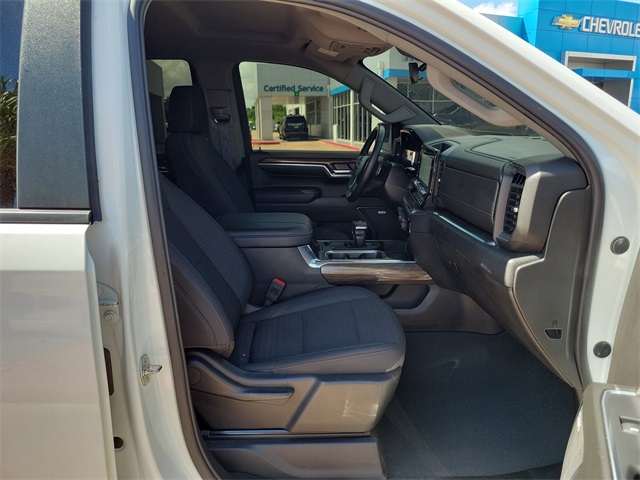2024 Chevrolet Silverado 1500 RST photo 16