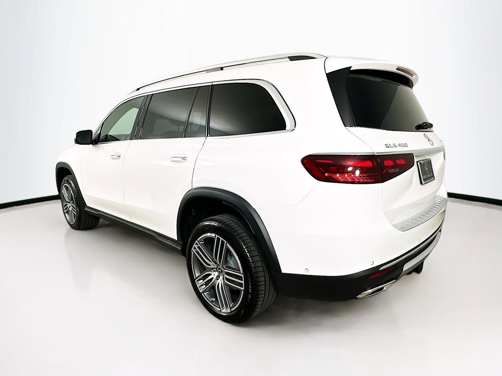 2025 Mercedes Benz GLS 450 4MATIC photo 4