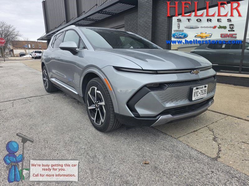 2025 Chevrolet Equinox EV LT's photo