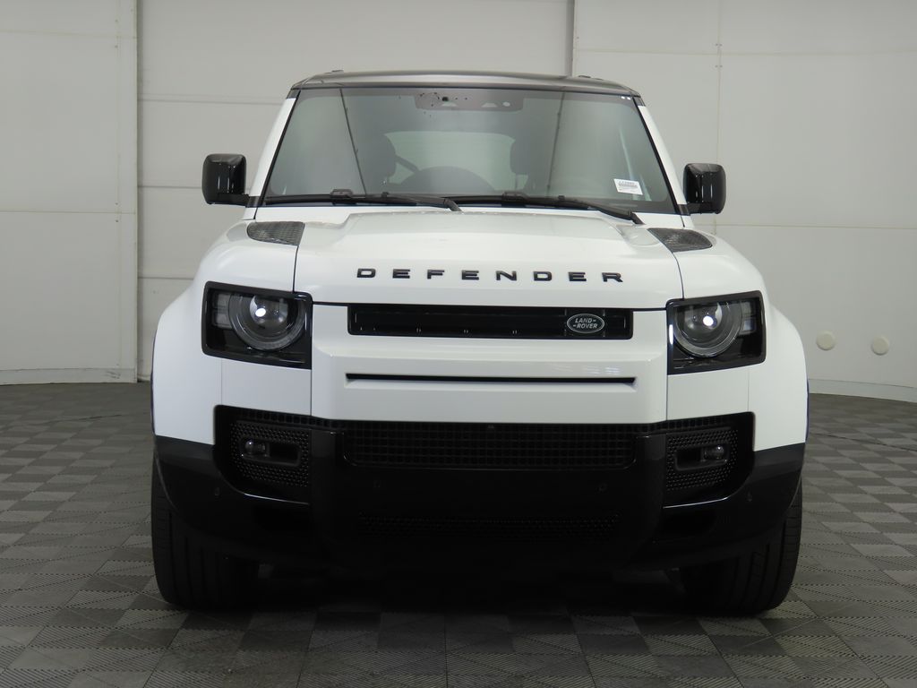 2025 Land Rover Defender 130 V8 photo 2