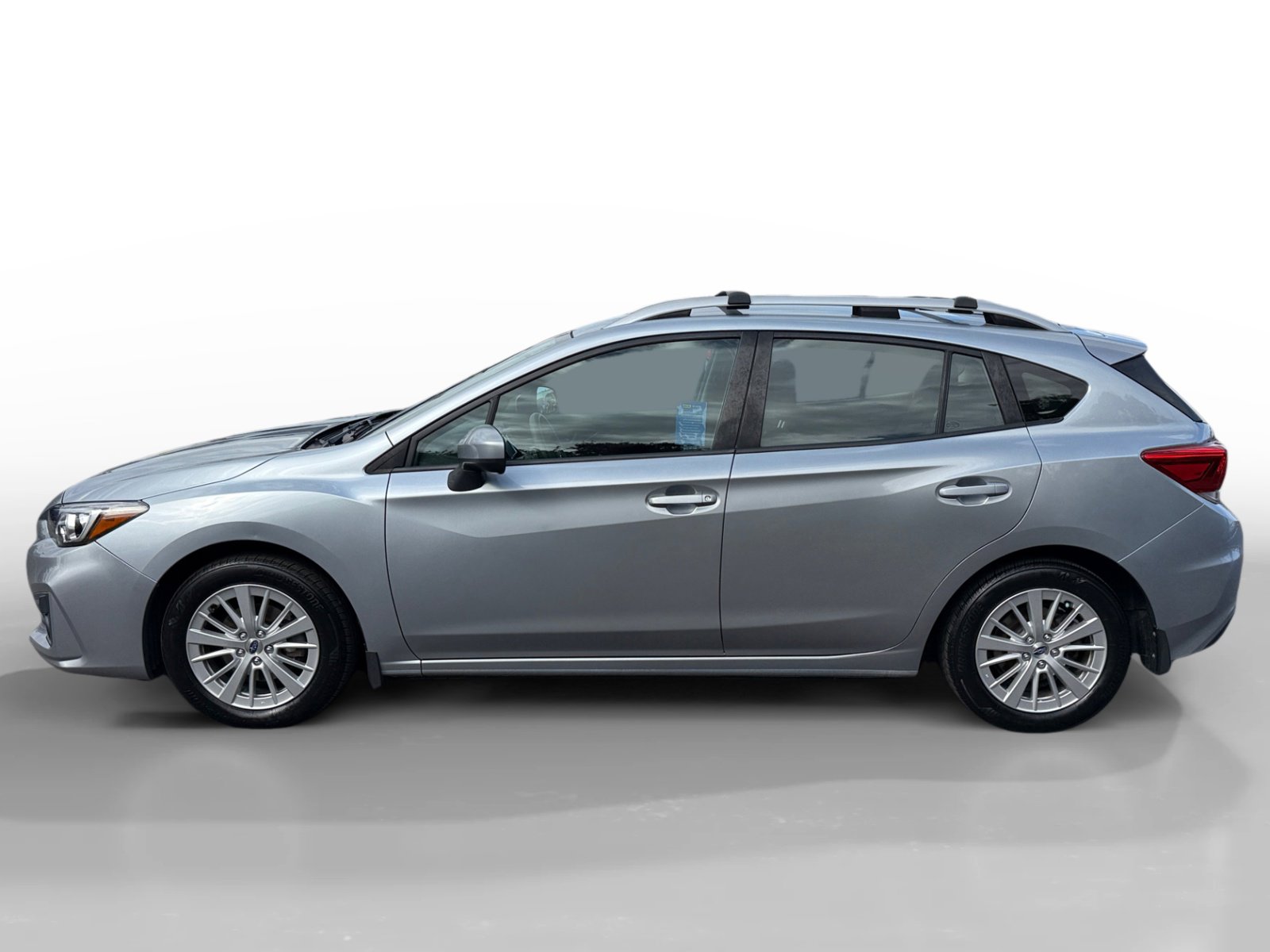 2018 Subaru Impreza 2.0i Premium photo 2