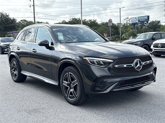 2025 Mercedes Benz GLC 300 4MATIC photo 2