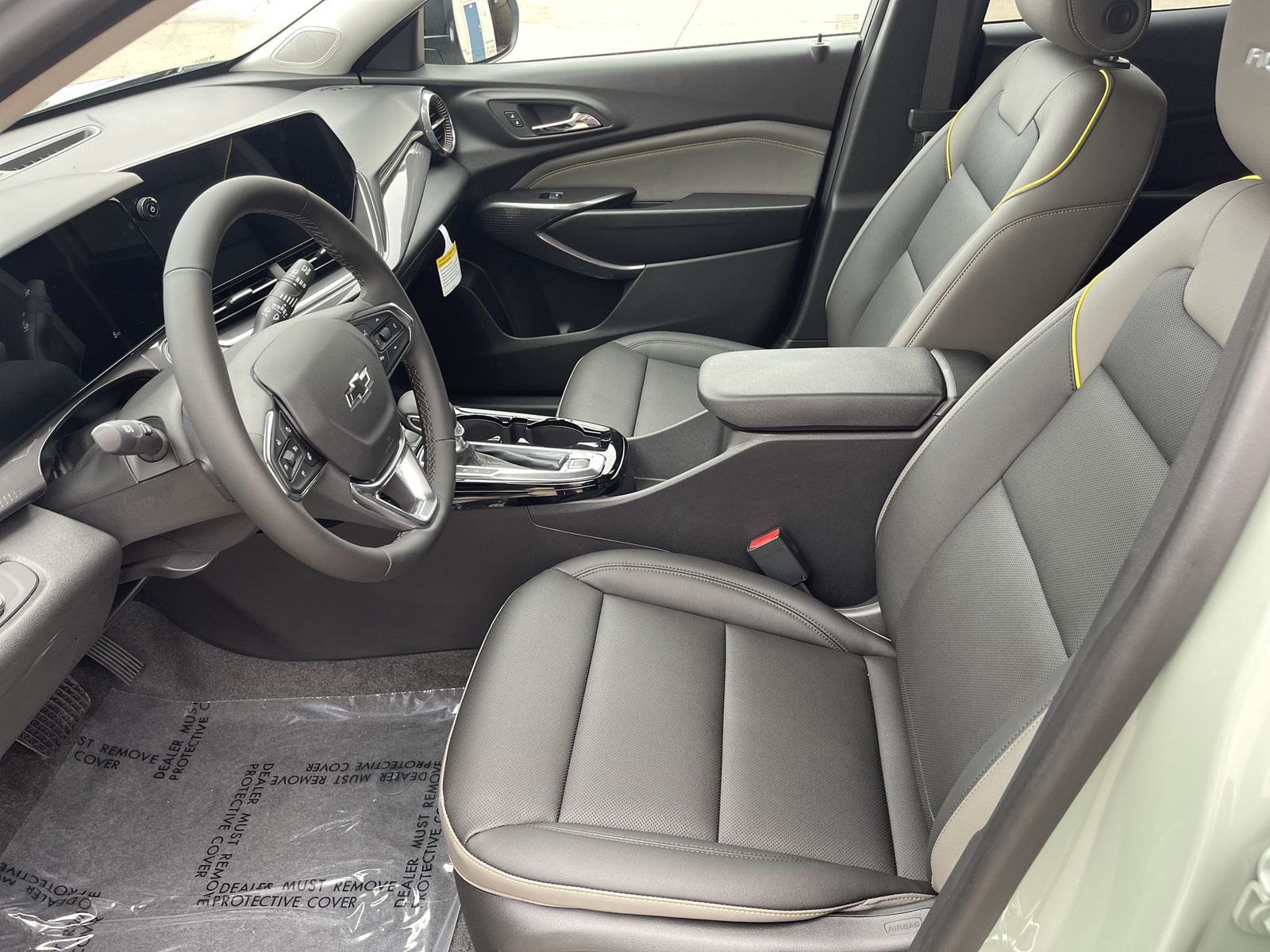 2025 Chevrolet Trax ACTIV photo 2