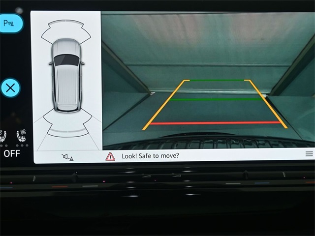 2025 Volkswagen Atlas SE Technology photo 2