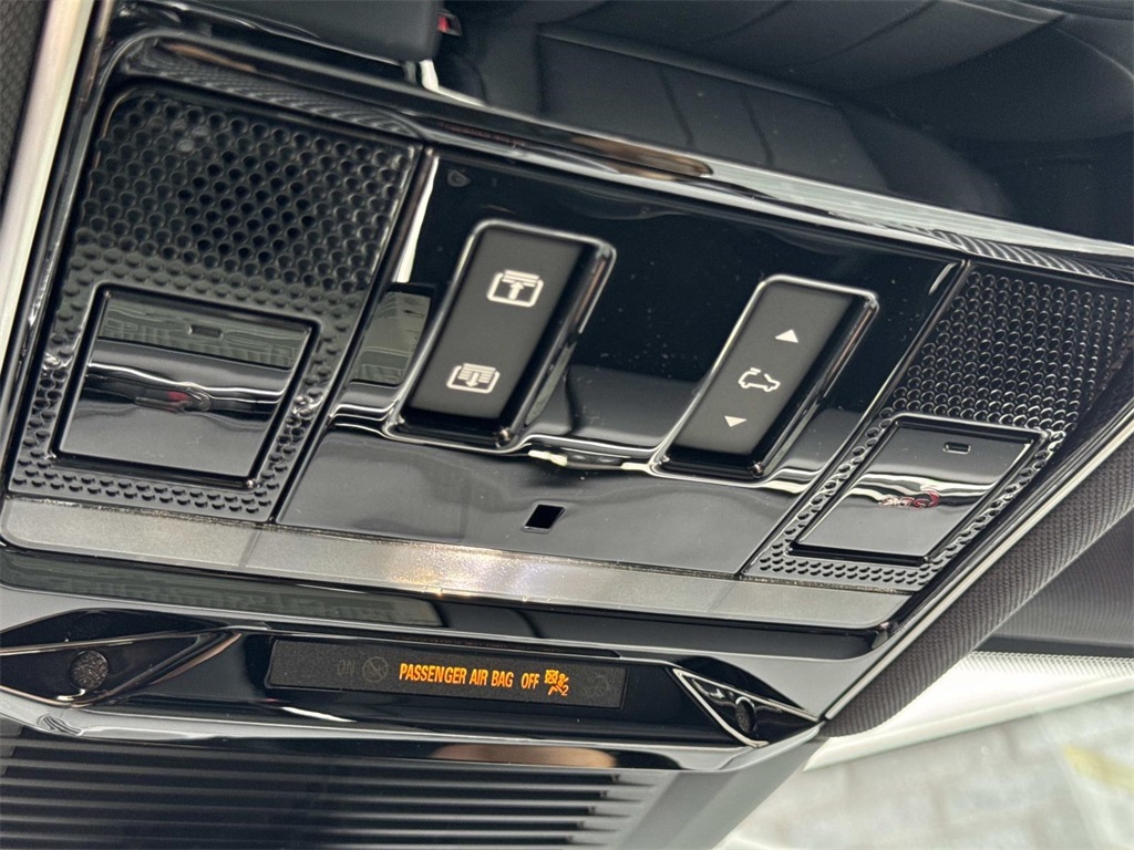 2025 Land Rover Range Rover Sport SE photo 20