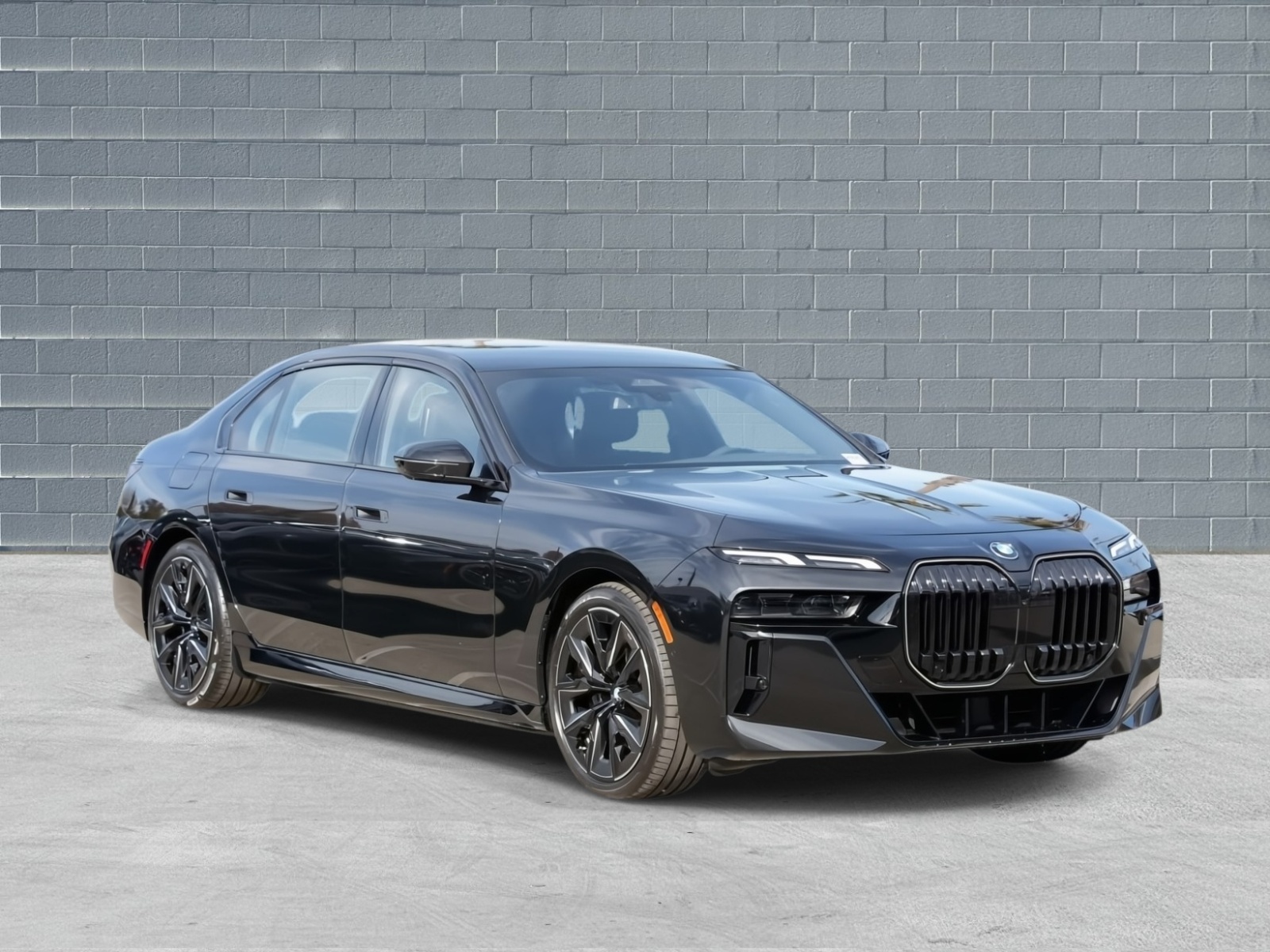 2026 BMW 7 Series 750e's photo