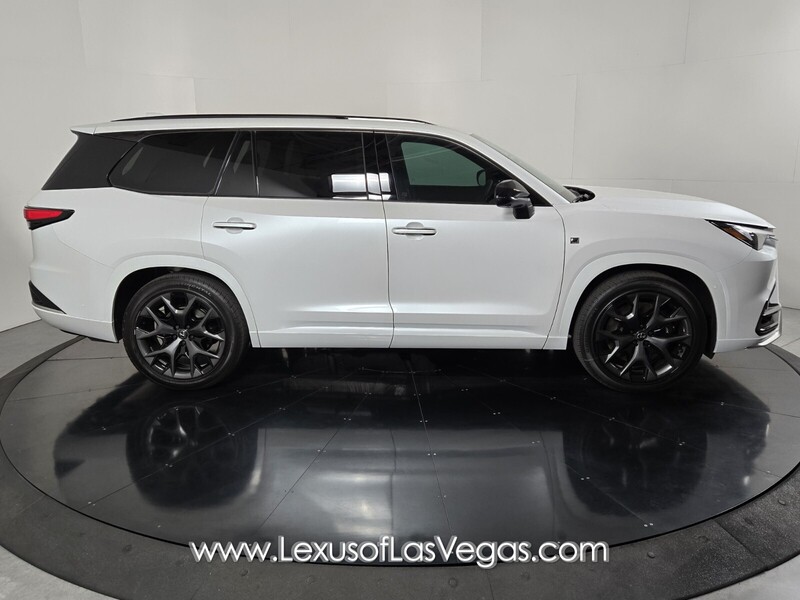 2025 Lexus TX 500h F SPORT Performance Premium photo 2