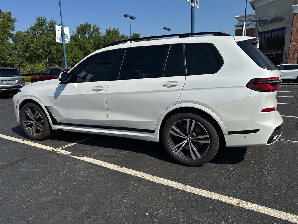 2023 Bmw X7 xDrive40i photo 3