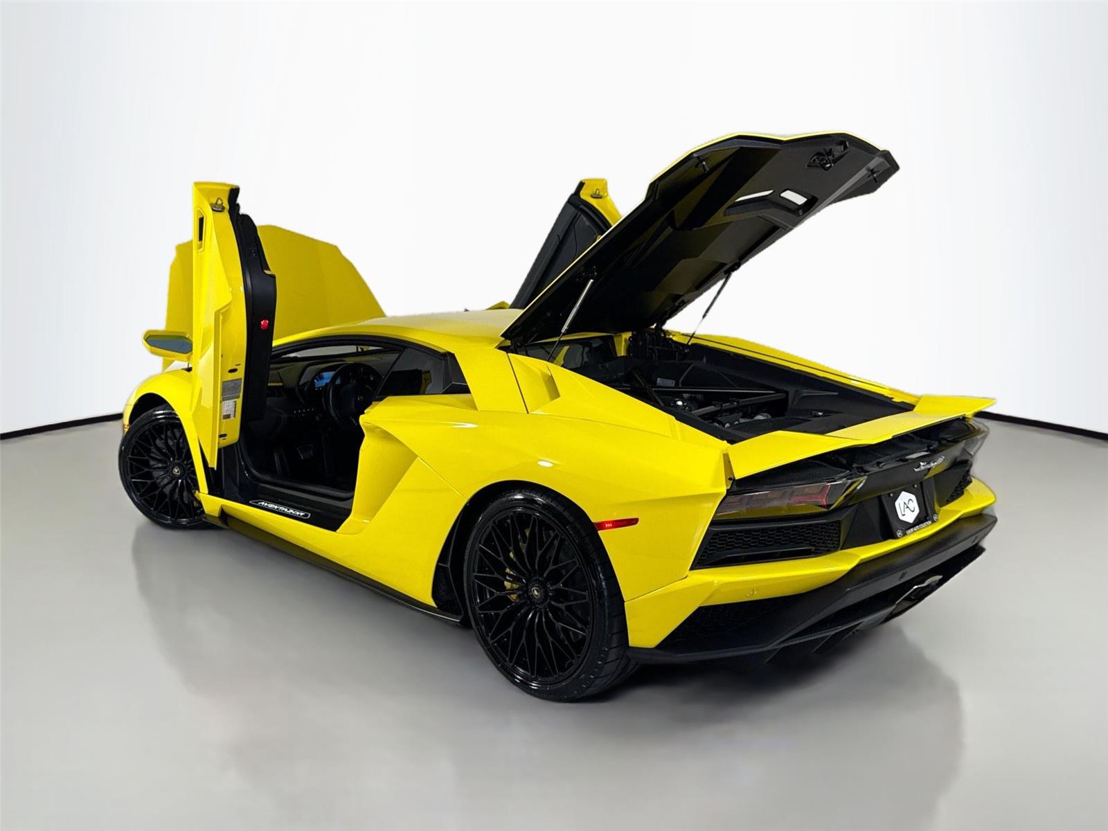 2018 Lamborghini Aventador photo 31