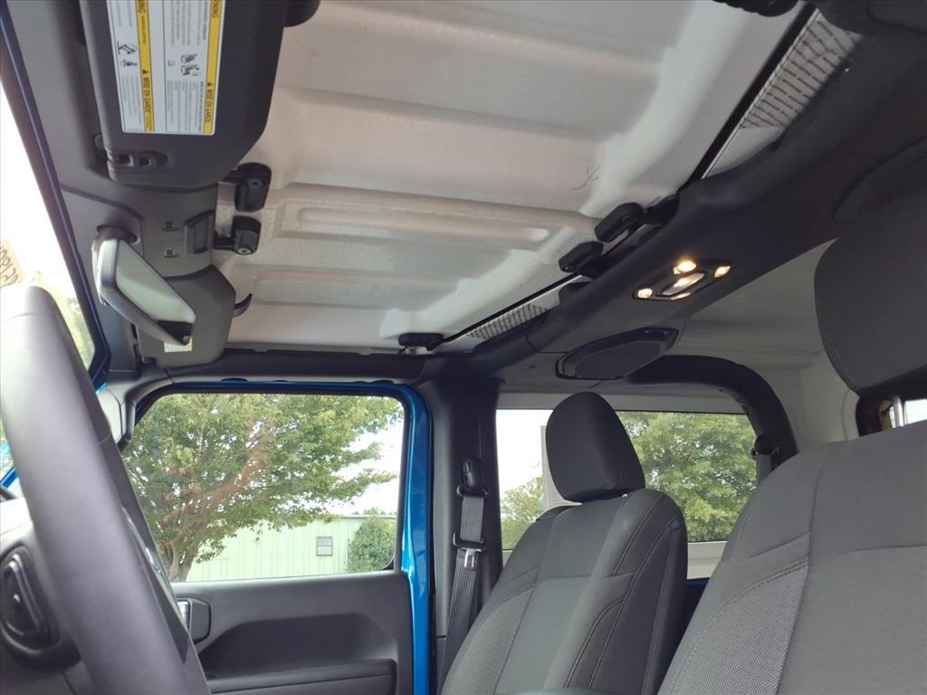 2023 Jeep Wrangler Sport S photo 5