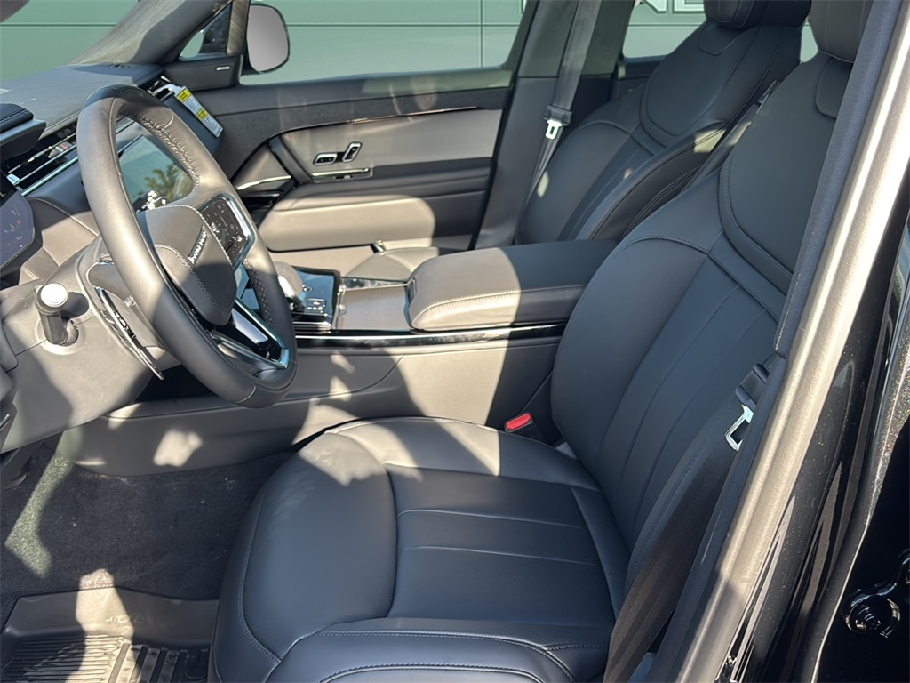 2025 Land Rover Range Rover Sport SE photo 17