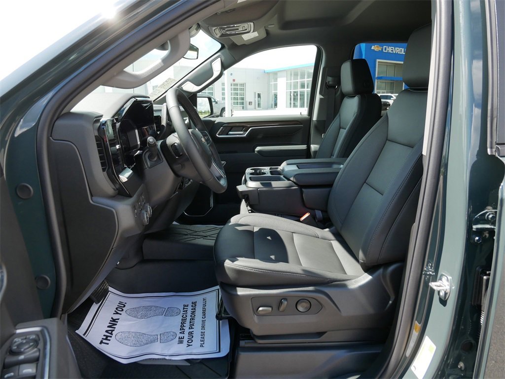 2026 Chevrolet Silverado 1500 LT photo 5