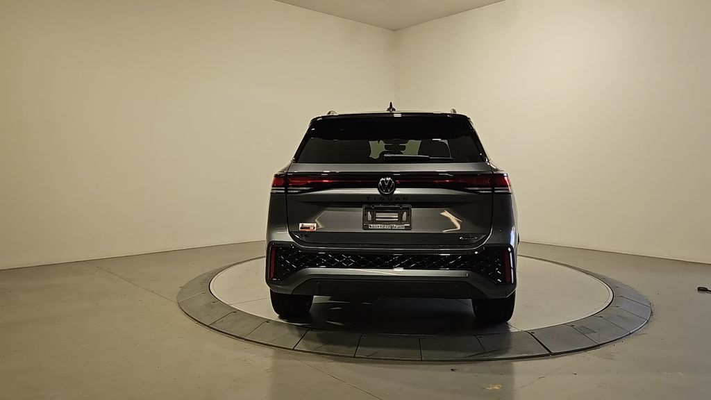 2025 Volkswagen Tiguan SE R-Line Black photo 2