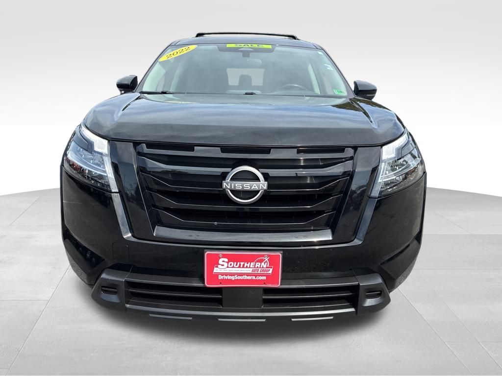 2022 Nissan Pathfinder SV photo 5