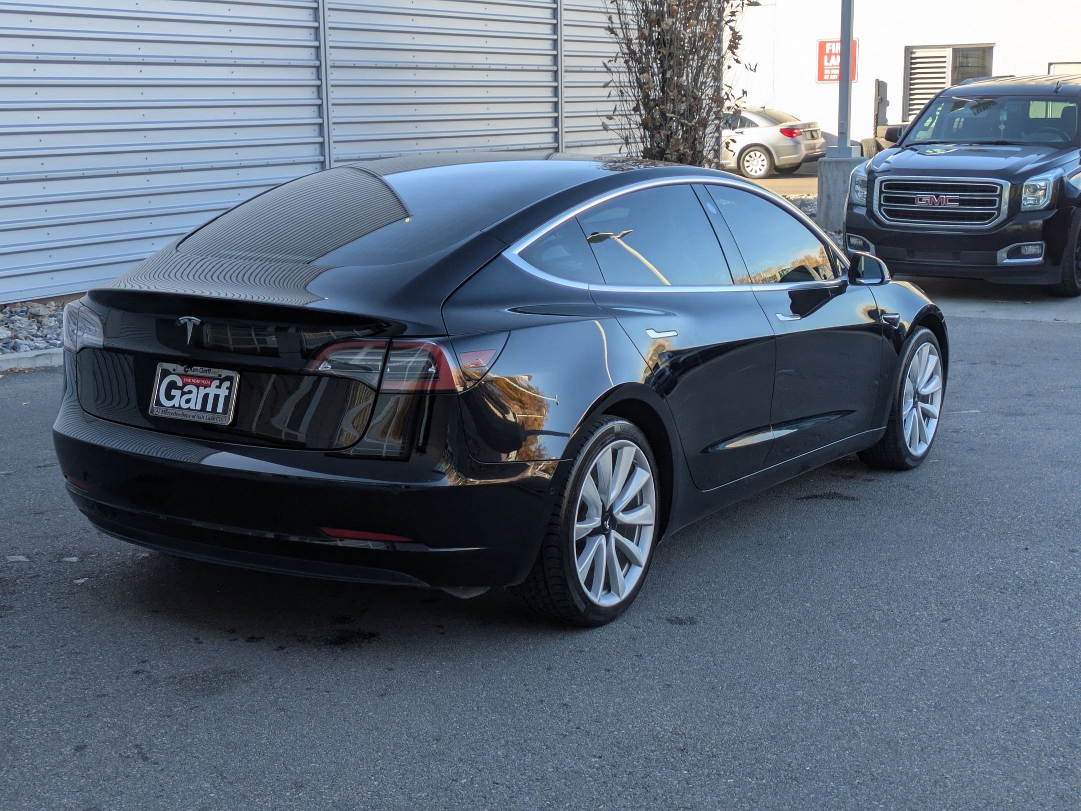 2019 Tesla Model 3 Mid Range photo 3
