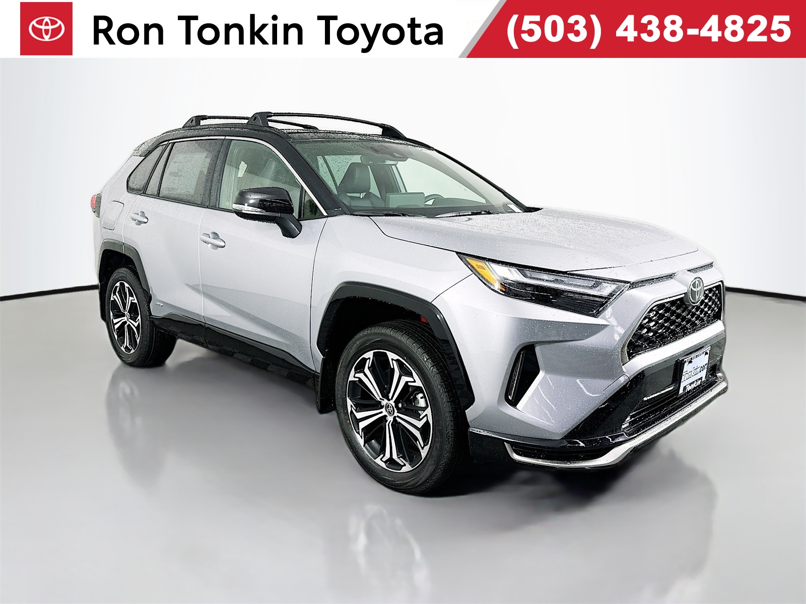 2025 Toyota RAV4 XSE's photo