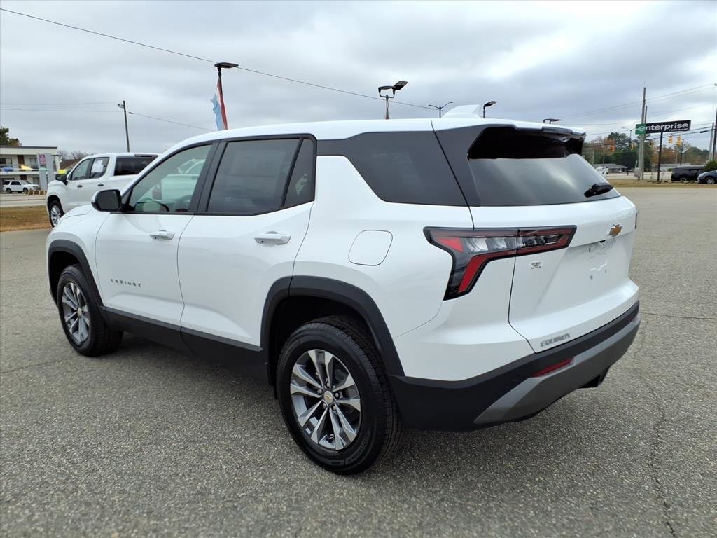 2026 Chevrolet Equinox LT photo 2