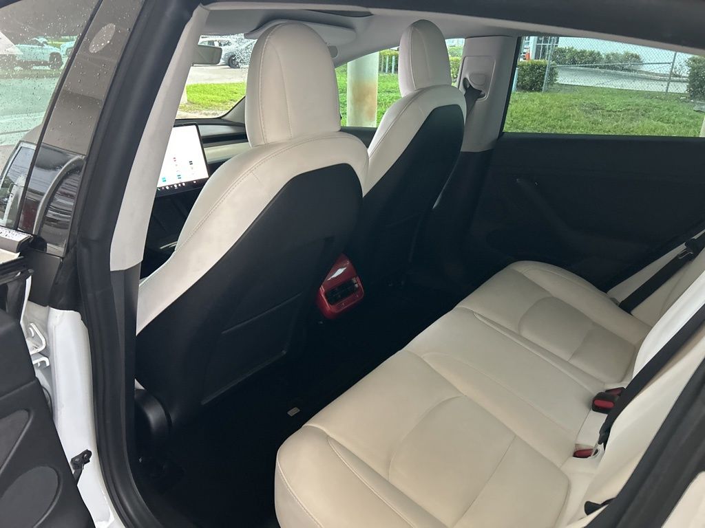 2021 Tesla Model 3 Standard Range Plus photo 28