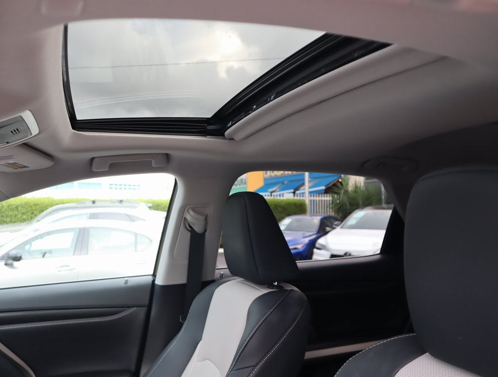 2022 Lexus RX 450h photo 12