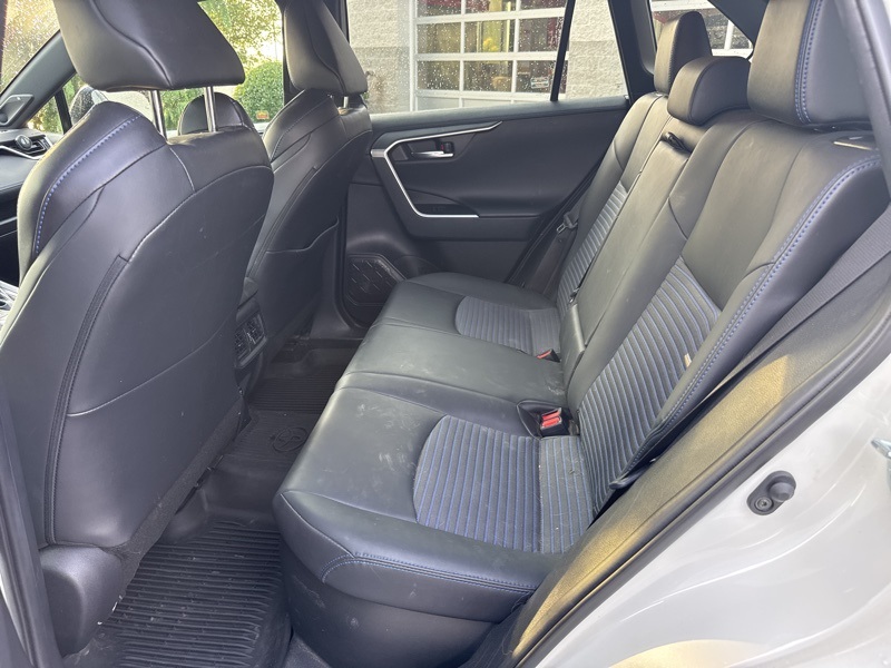 2021 Toyota RAV4 Hybrid XSE photo 22