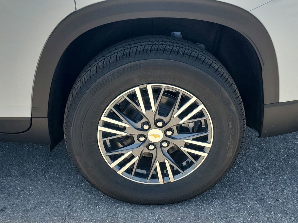 2025 Chevrolet Traverse photo 17