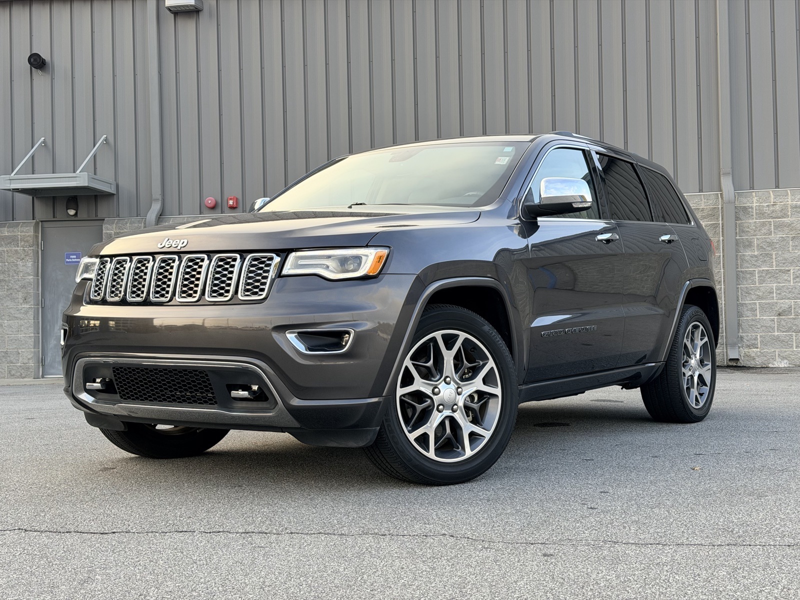 2021 Jeep Grand Cherokee Overland's photo