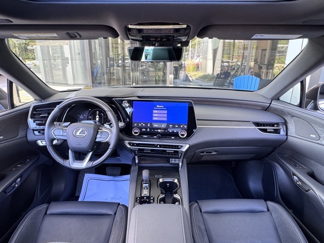 2025 Lexus RX 450h+ Luxury photo 26