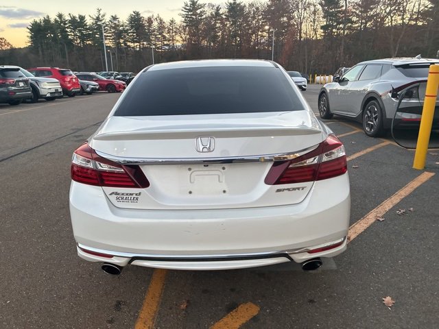 2017 Honda Accord Sport photo 4