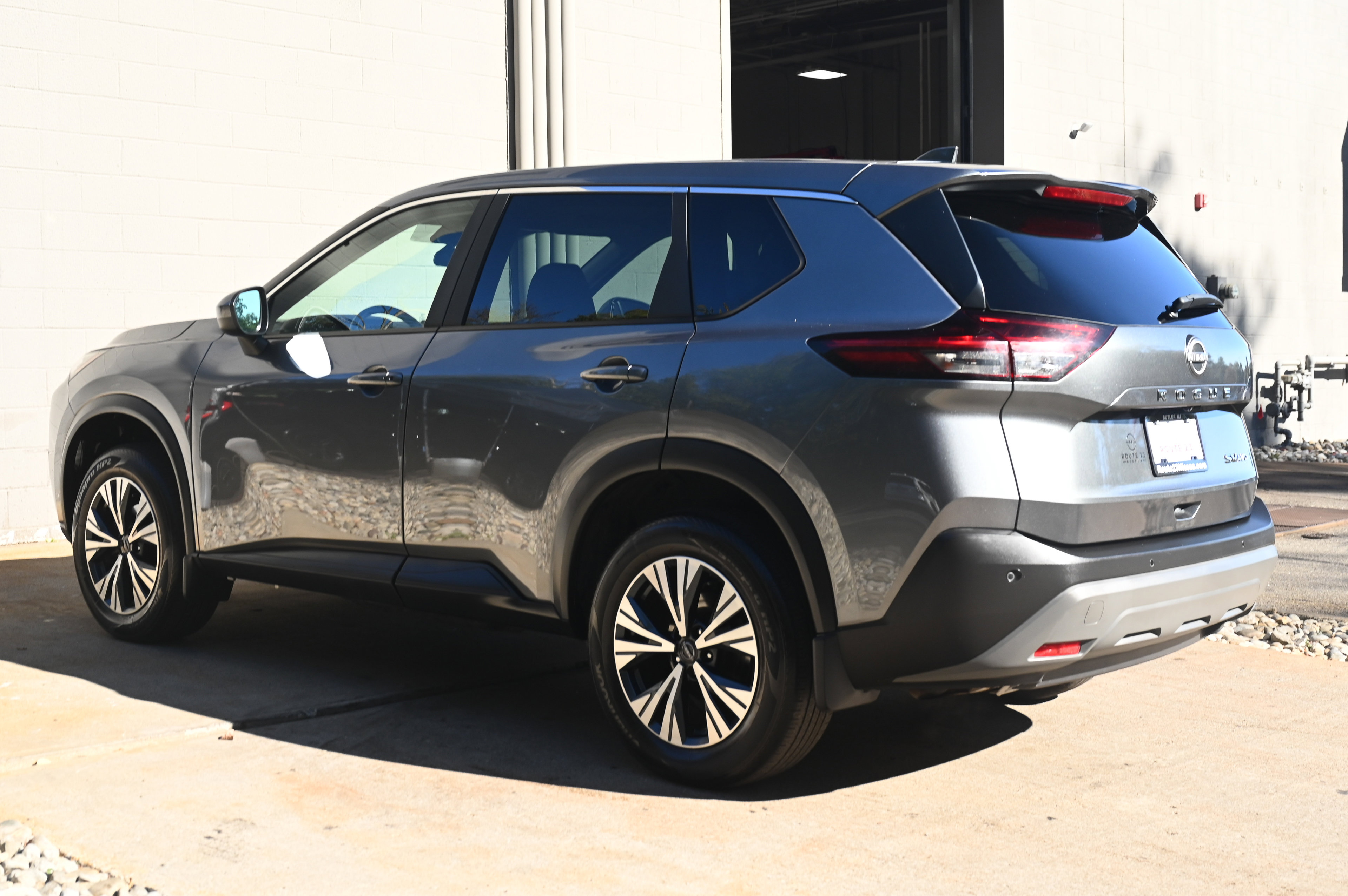 2023 Nissan Rogue SV photo 5