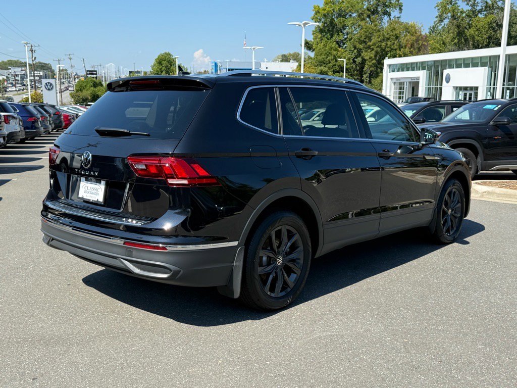 2024 Volkswagen Tiguan SE Wolfsburg Edition photo 19